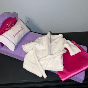American Girl Hotel Set, Foldable bed, robe, pillow, blanket